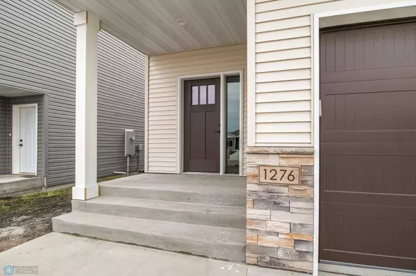 1182 Jill DR W, West Fargo, ND 58078