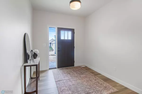 1182 Jill DR W, West Fargo, ND 58078