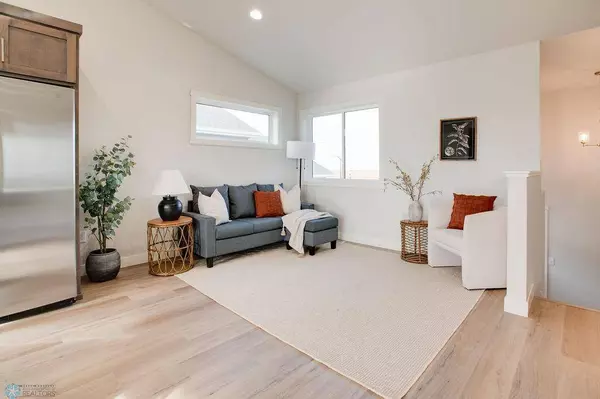 6363 68th ST S, Horace, ND 58047