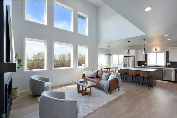 7358 30th ST S, Fargo, ND 58104