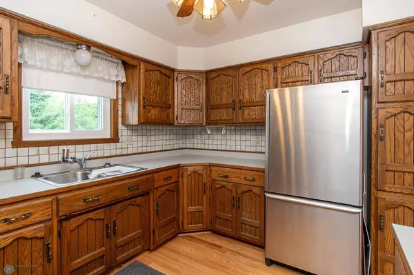 1520 15th AVE E, West Fargo, ND 58078