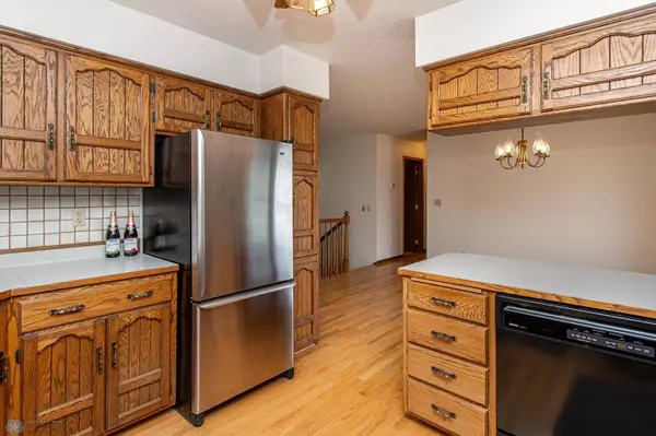 1520 15th AVE E, West Fargo, ND 58078