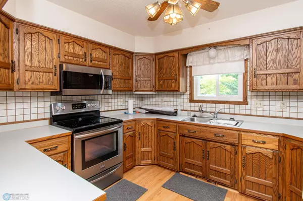 1520 15th AVE E, West Fargo, ND 58078