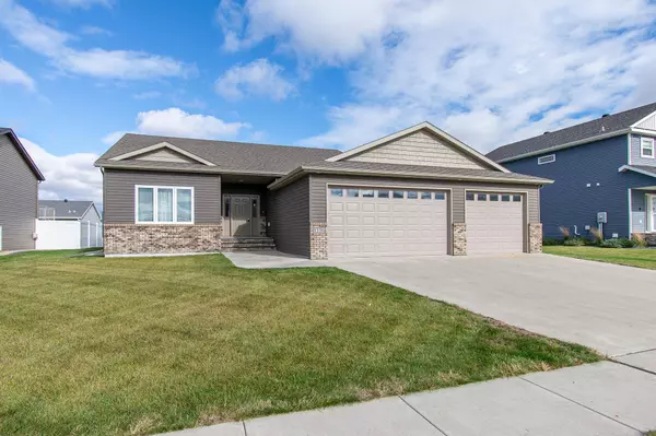 1220 Legion LN W, West Fargo, ND 58078