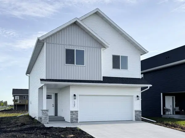 1105 Jill DR W, West Fargo, ND 58047