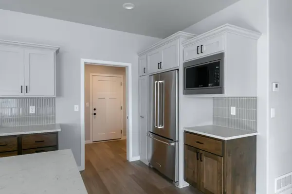 4176 Arthur DR S, Fargo, ND 58104