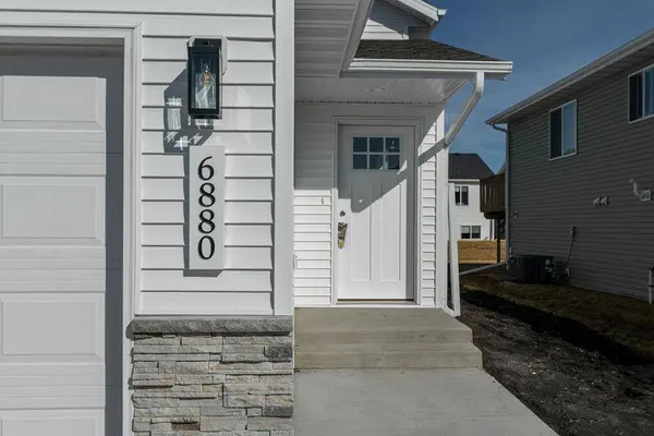 6880 Thomas ST, Horace, ND 58047
