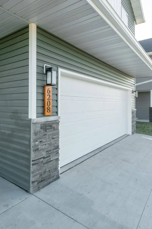 6208 86th AVE S, Horace, ND 58047