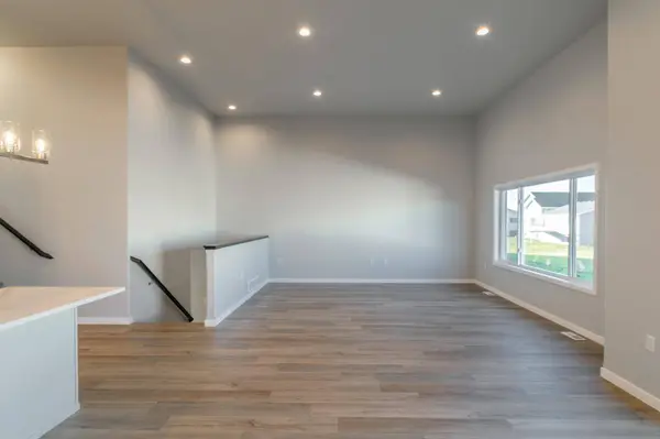 1287 Marlys DR W, West Fargo, ND 58078