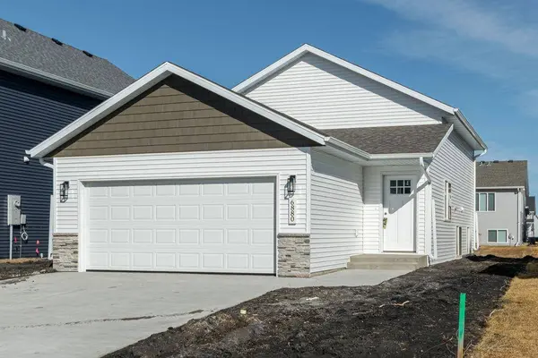6880 Thomas ST, Horace, ND 58047