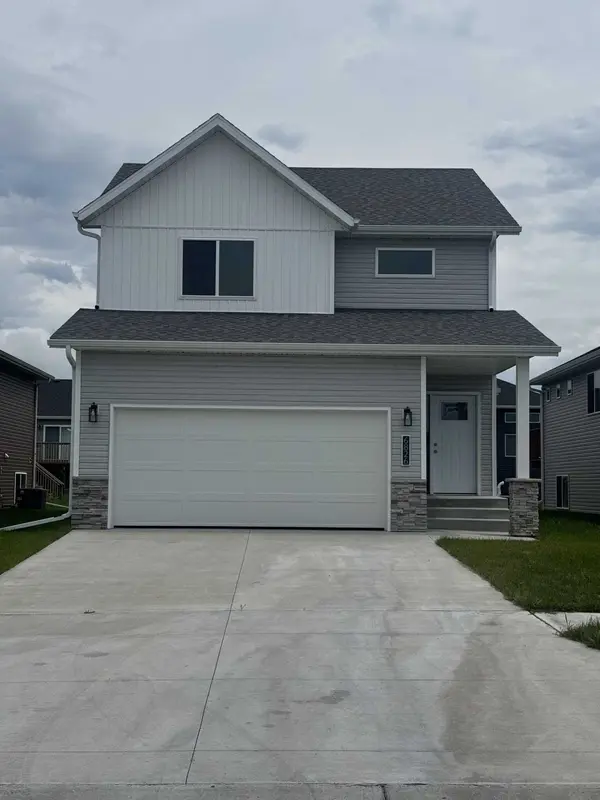 6826 Thomas ST, Horace, ND 58047