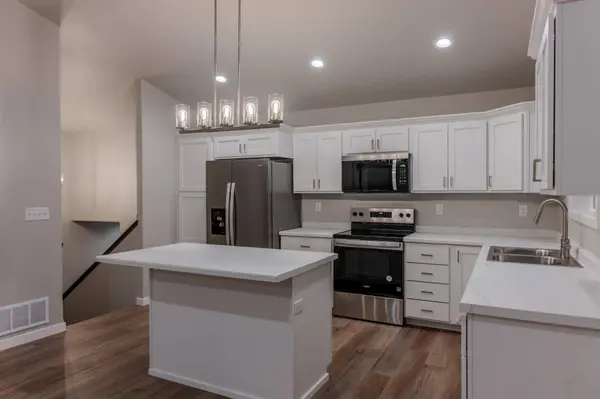 3246 36th AVE S, Moorhead, MN 56560