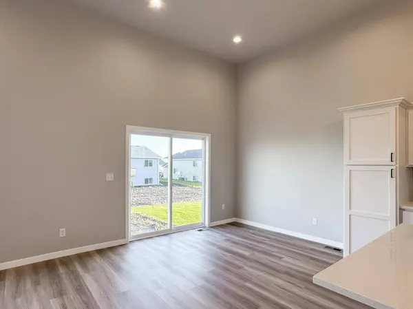 3252 36th AVE S, Moorhead, MN 56560