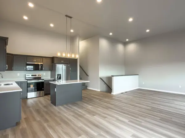 3240 36th AVE S, Moorhead, MN 56560