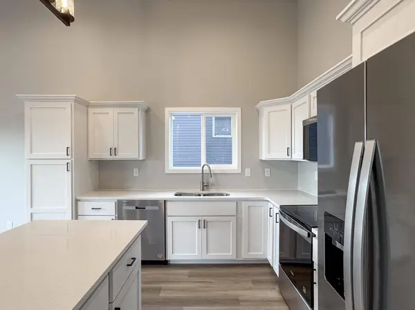 3252 36th AVE S, Moorhead, MN 56560