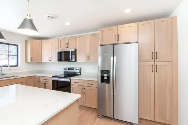 3724 27th ST S, Moorhead, MN 56560