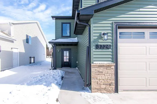 3724 27th ST S, Moorhead, MN 56560