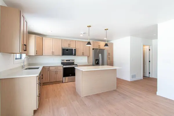 3724 27th ST S, Moorhead, MN 56560