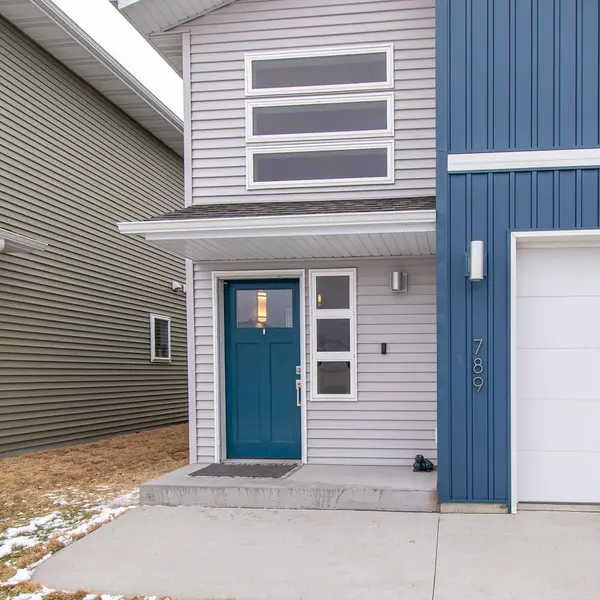 789 Albert DR W, West Fargo, ND 58078