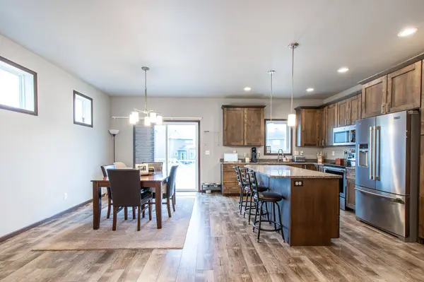 789 Albert DR W, West Fargo, ND 58078