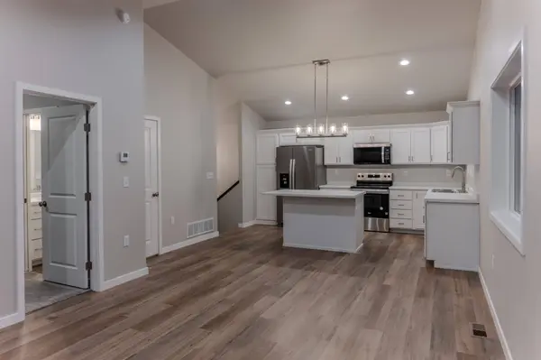 1135 Jill DR W, West Fargo, ND 58078