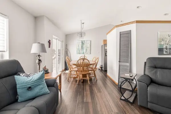 1727 37th AVE S, Fargo, ND 58104