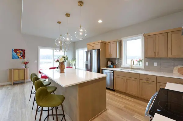 6914 3rd ST NW, Moorhead, MN 56560