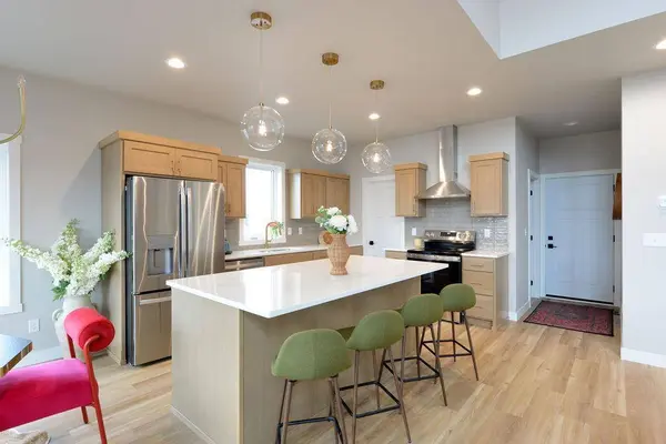 6914 3rd ST NW, Moorhead, MN 56560