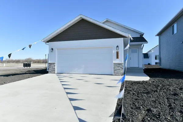 6809 Deer Creek LOOP, Horace, ND 58047