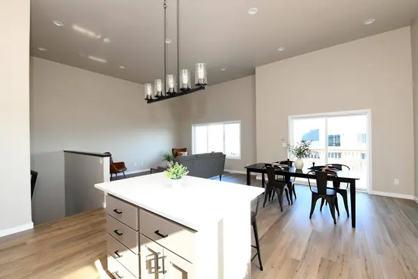 6805 Deer Creek LOOP, Horace, ND 58047
