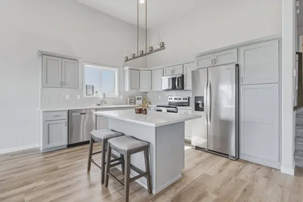 6723 Deer Creek LOOP, Horace, ND 58047