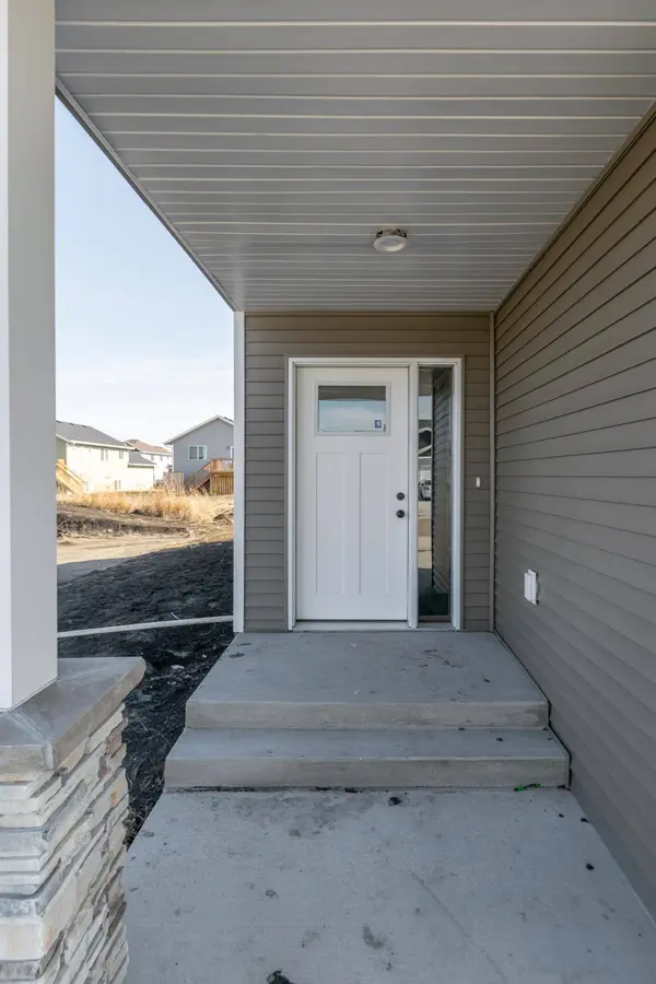 6241 86th AVE S, Horace, ND 58047