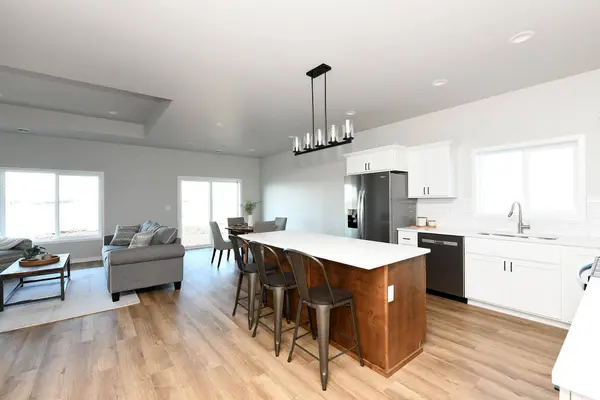 6715 Deer Creek LOOP, Horace, ND 58047