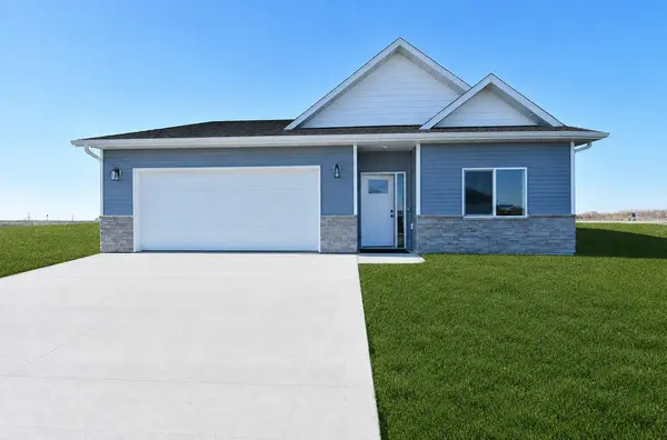 6715 Deer Creek LOOP, Horace, ND 58047