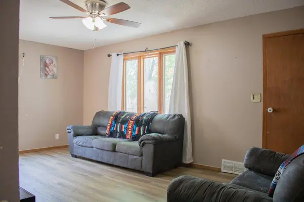 1522 13 1/2 ST S, Fargo, ND 58103