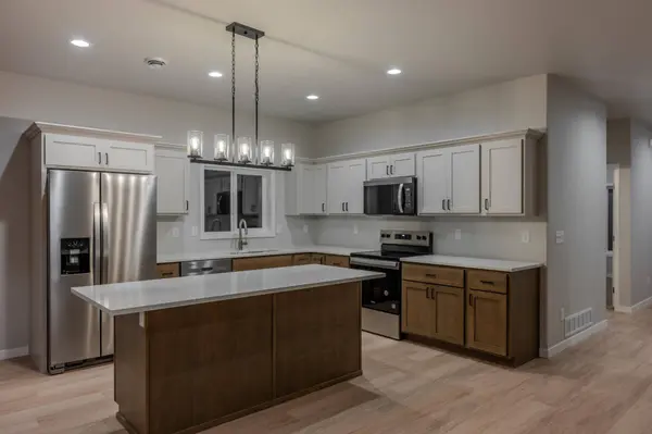 6813 Deer Creek LOOP, Horace, ND 58047