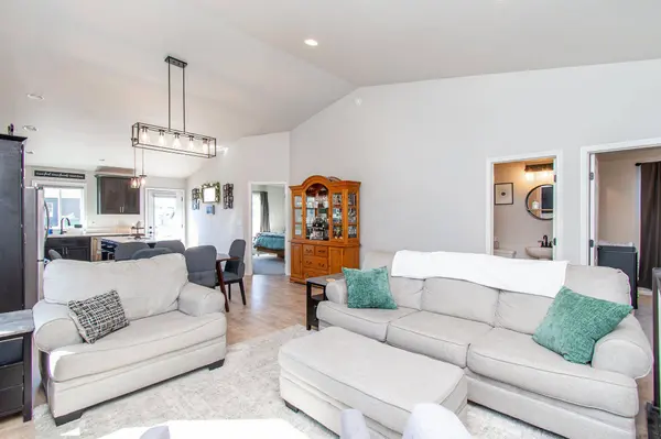 7880 Lost River RD, Horace, ND 58047