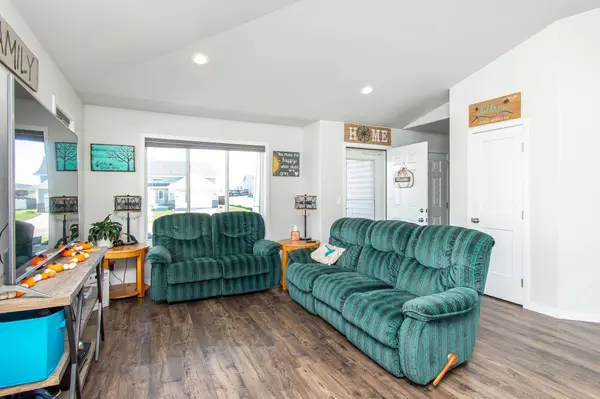 2760 Westwood ST W, West Fargo, ND 58078