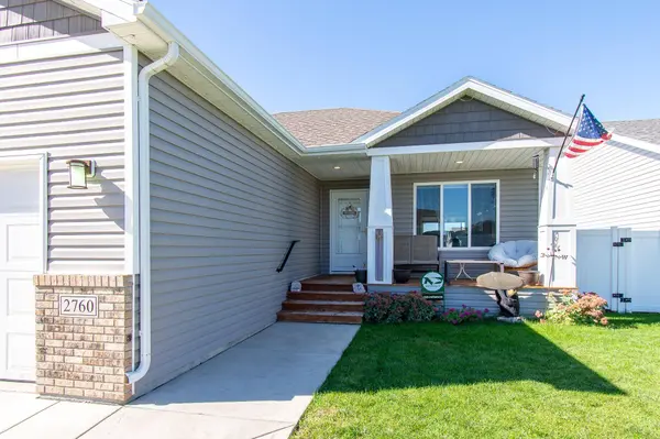 2760 Westwood ST W, West Fargo, ND 58078