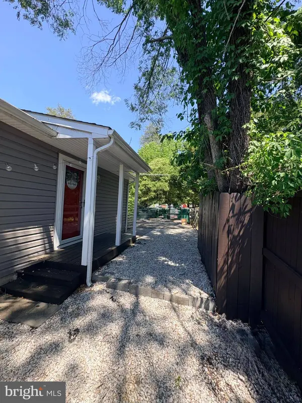 738 WHITE SANDS DR, Lusby, MD 20657