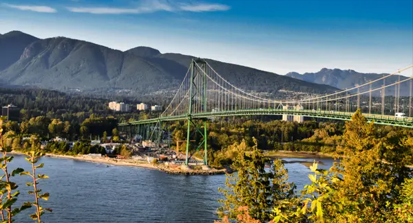 North Vancouver vs. West Vancouver: A Buyer's Comparison Guide