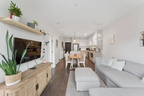 625 E 3rd ST #210, North Vancouver, BC V7L 1G6