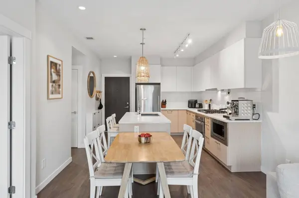 625 E 3rd ST #210, North Vancouver, BC V7L 1G6