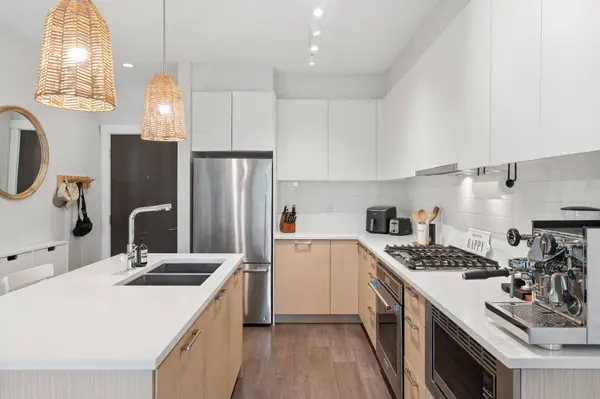 625 E 3rd ST #210, North Vancouver, BC V7L 1G6