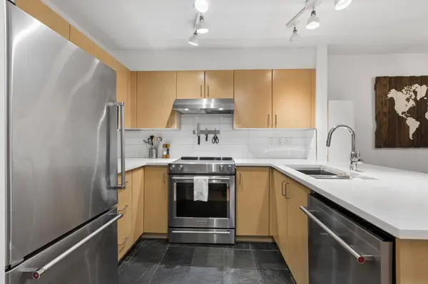 147 E 1st #112, North Vancouver, BC V7L 1B2