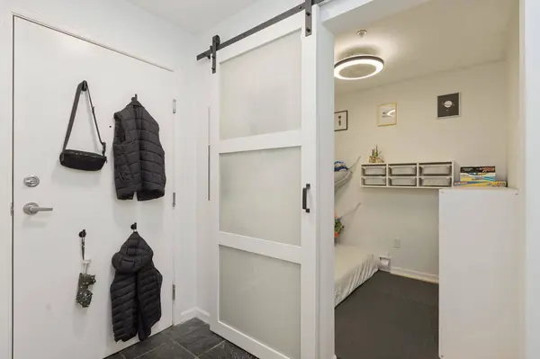 147 E 1st #112, North Vancouver, BC V7L 1B2
