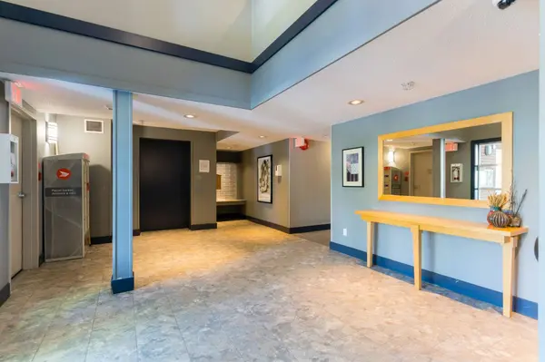 147 E 1st #112, North Vancouver, BC V7L 1B2