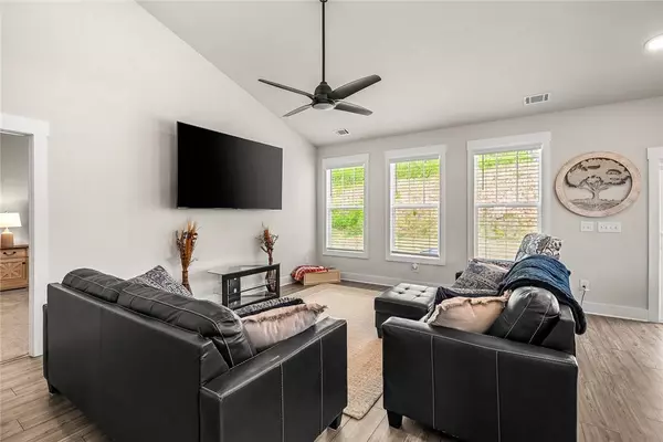 112 Grange Valley LN, Clemson, SC 29630