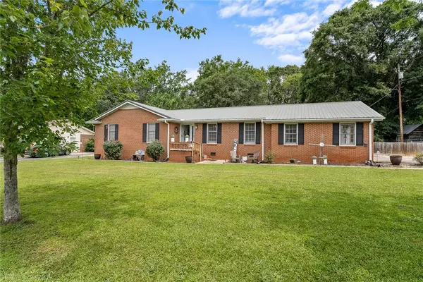 304 Samuel RD, Honea Path, SC 29654