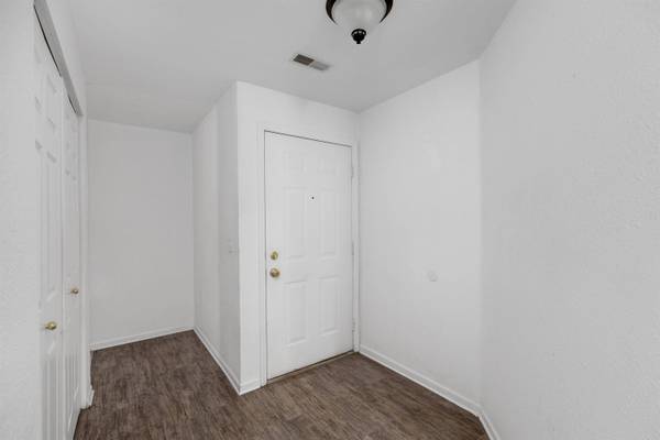 1297 Heatherwood Lane, Ann Arbor, MI 48108